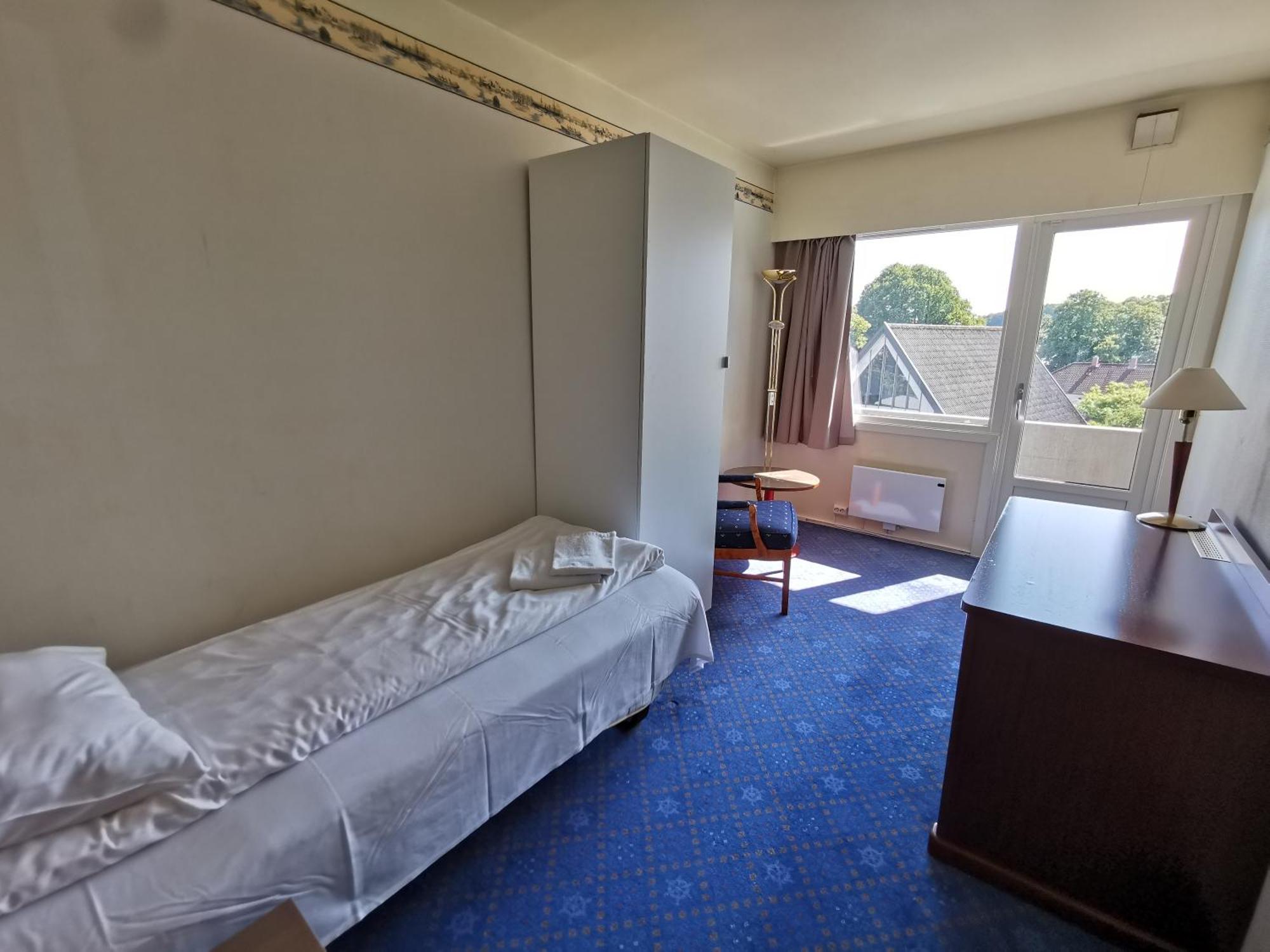 Skap Hostel Мандал Екстер'єр фото